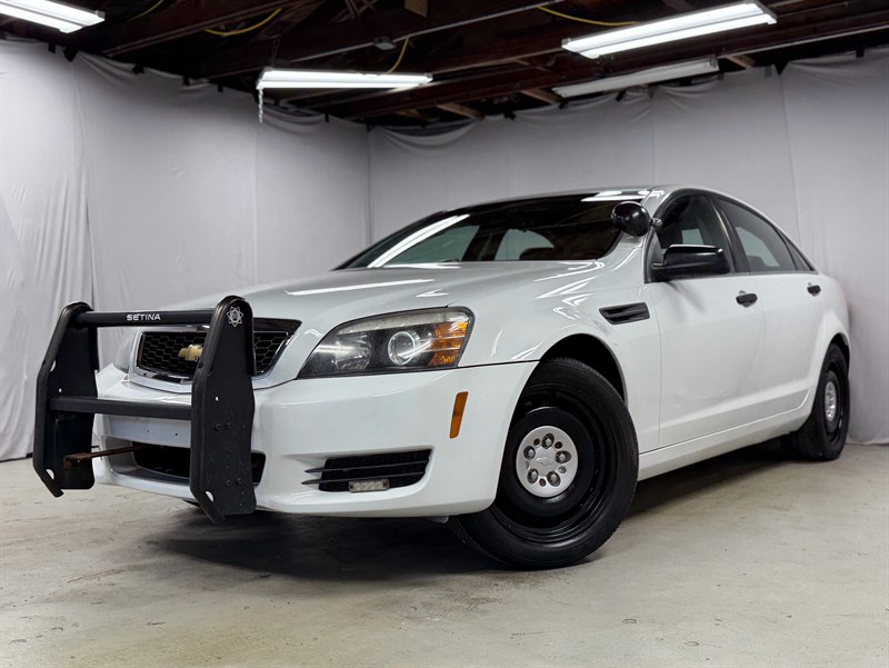 White 2013 Chevrolet Caprice Sedan Rear-Wheel Drive