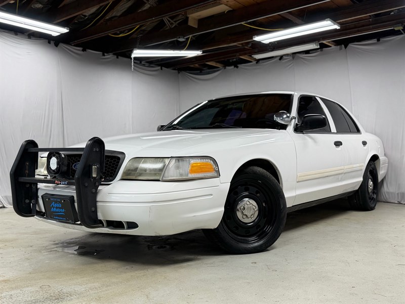 White 2010 Ford Crown Victoria Sedan Rear-Wheel Drive 4-Speed Automatic