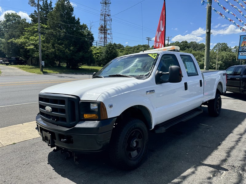 White 2006 Ford F-350 Super Duty Pickup Truck Automatic