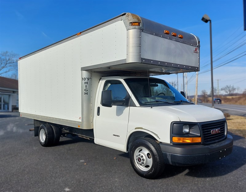 White 2012 GMC Savana Van Automatic