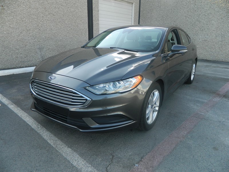 Gray 2018 Ford Fusion Sedan Front-Wheel Drive 6-Speed Automatic
