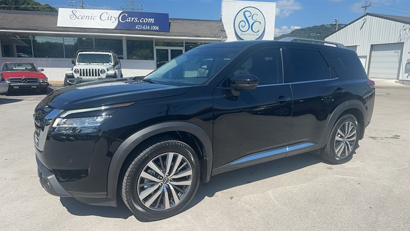 Super Black 2022 Nissan Pathfinder SUV / Crossover Front-Wheel Drive Automatic
