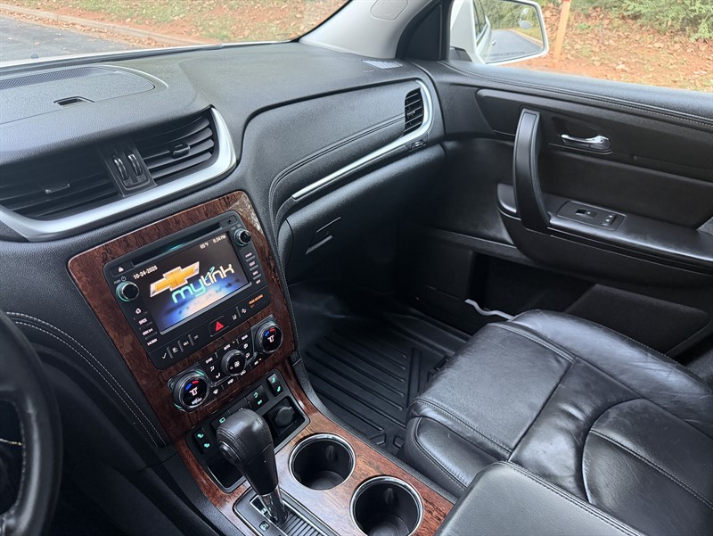 Chevrolet Traverse photo 24