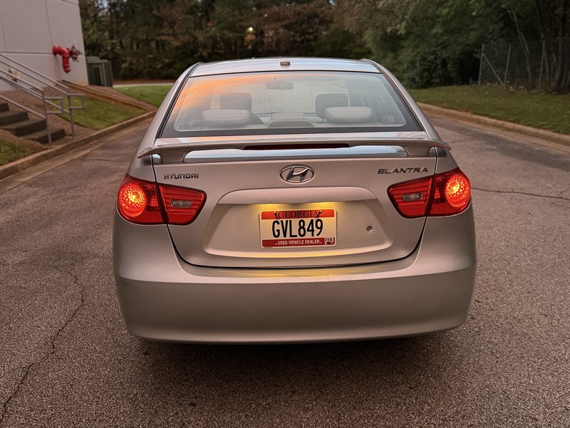 Hyundai Elantra photo 10