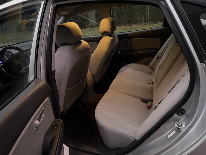 Hyundai Elantra photo 19