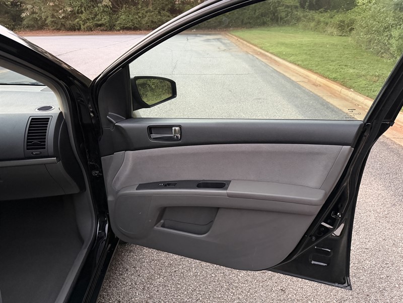 Nissan Sentra photo 15