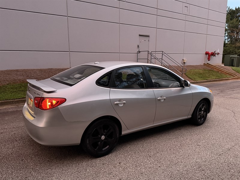 Hyundai Elantra photo 13