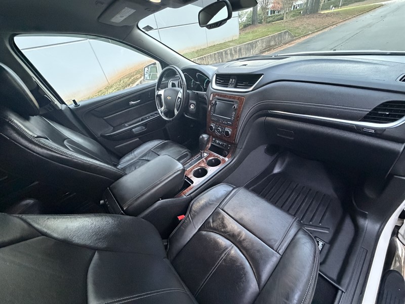 Chevrolet Traverse photo 19