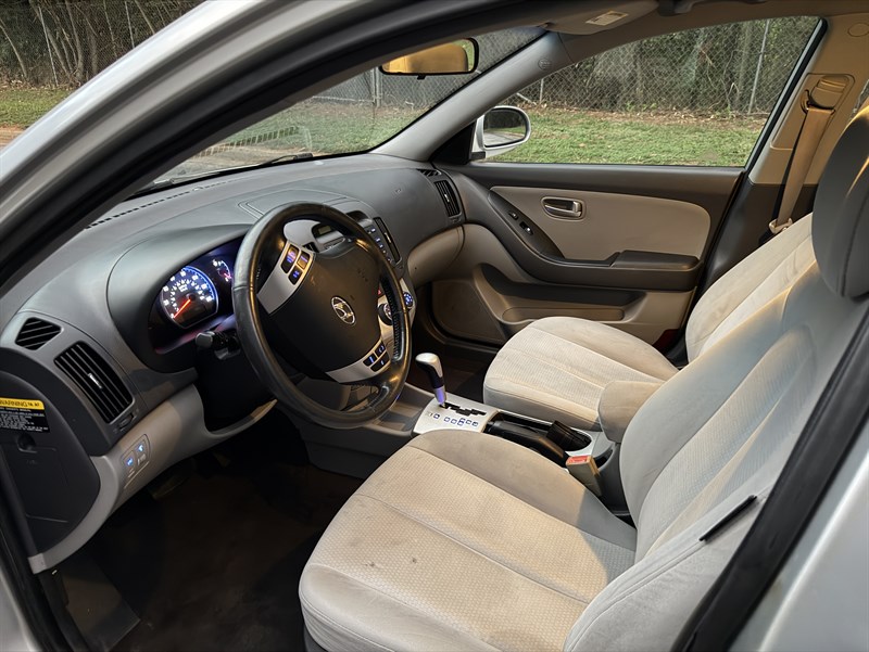 Hyundai Elantra photo 24