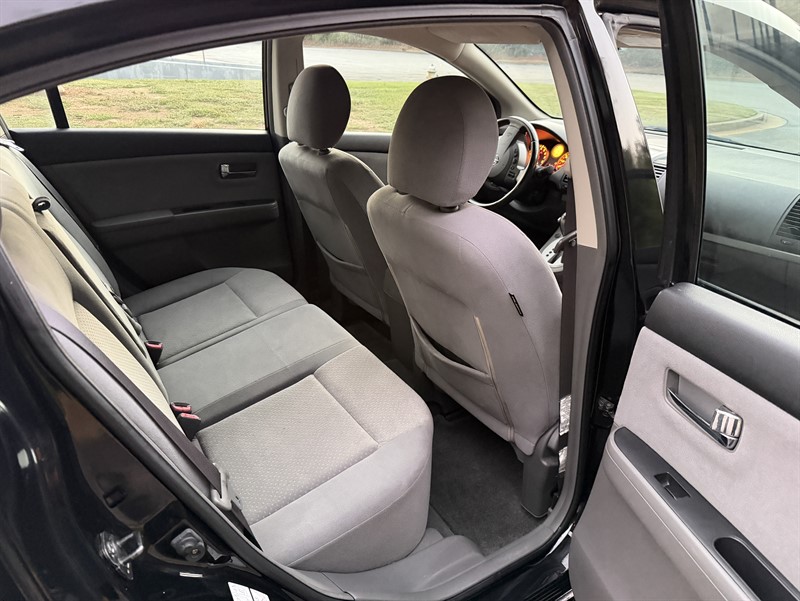 Nissan Sentra photo 16