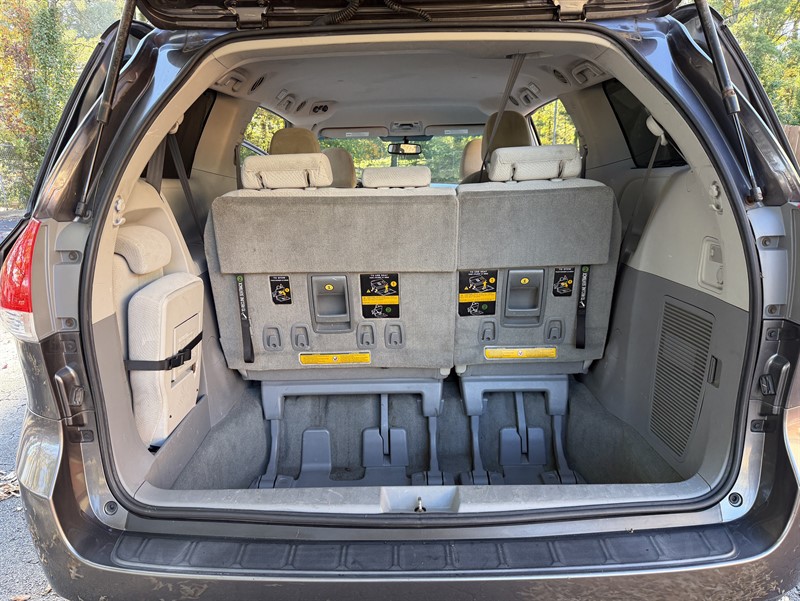 Toyota Sienna photo 21