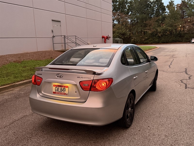 Hyundai Elantra photo 11