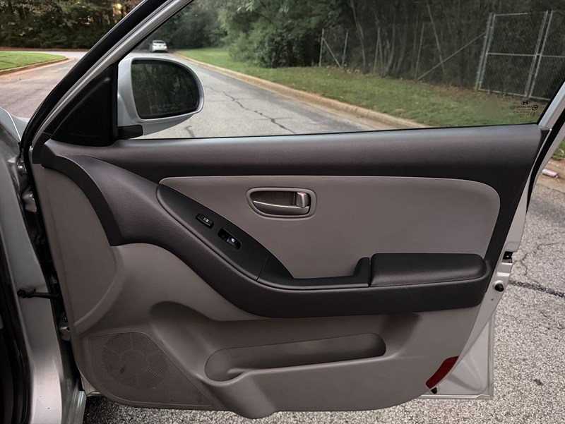 Hyundai Elantra photo 23