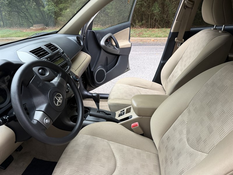 Toyota RAV4 photo 15