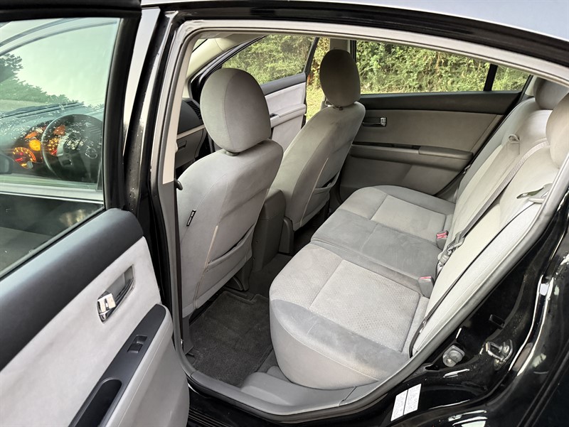 Nissan Sentra photo 18