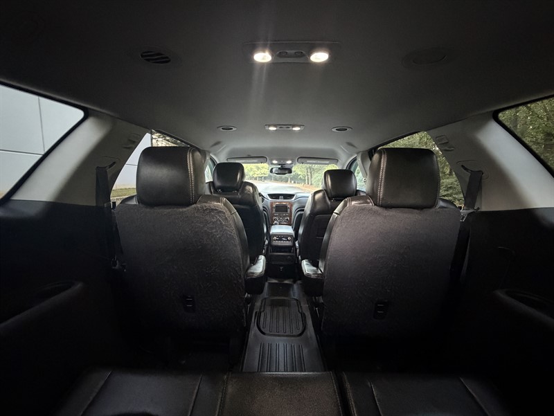 Chevrolet Traverse photo 9
