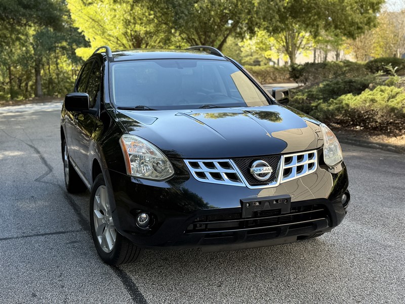 Nissan Rogue photo 2