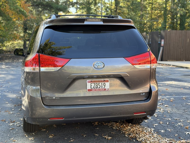 Toyota Sienna photo 9