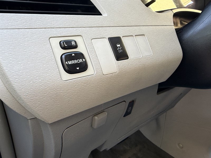 Toyota Sienna photo 18