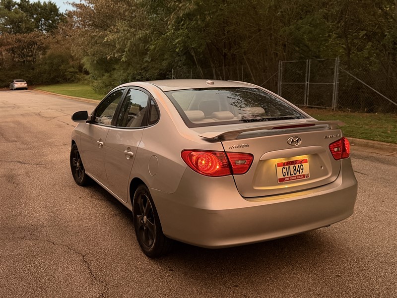 Hyundai Elantra photo 7