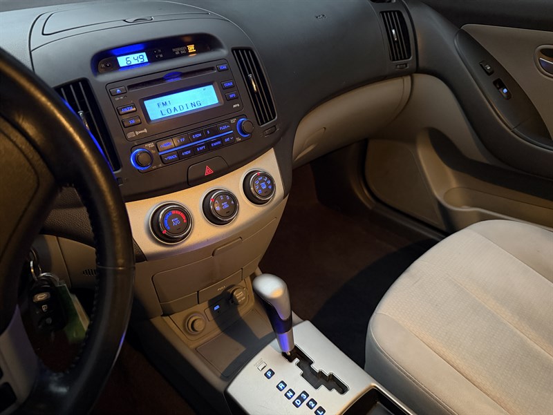 Hyundai Elantra photo 27