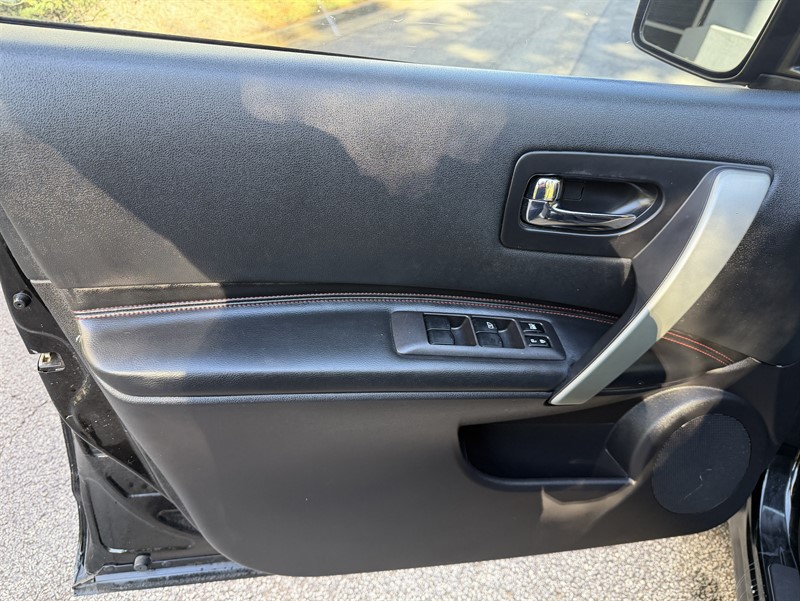 Nissan Rogue photo 17