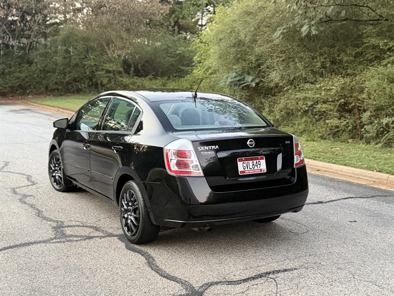 Nissan Sentra photo 8