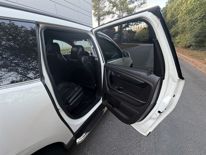 Chevrolet Traverse photo 16
