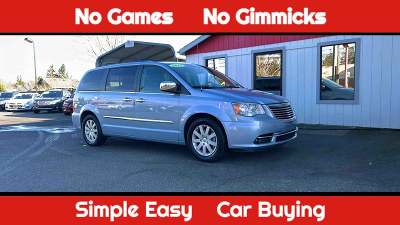 2013 Chrysler Town & Country Touring-L FWD