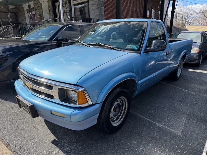 1996 Chevrolet S-10 LB RWD