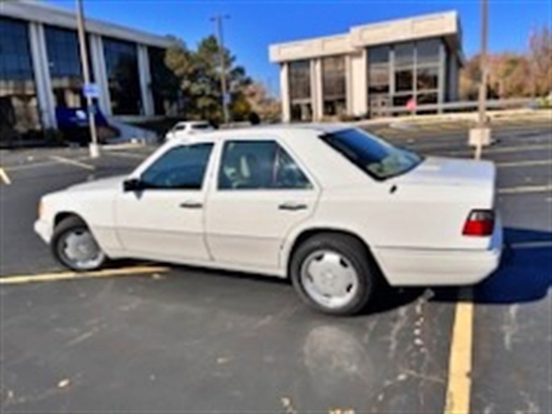 1995 Mercedes Benz E320 3