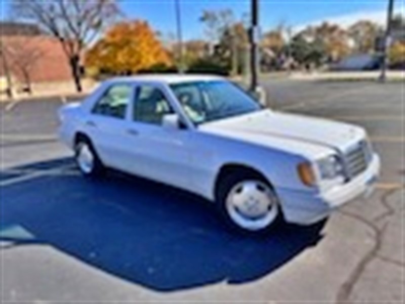 1995 Mercedes Benz E320 1