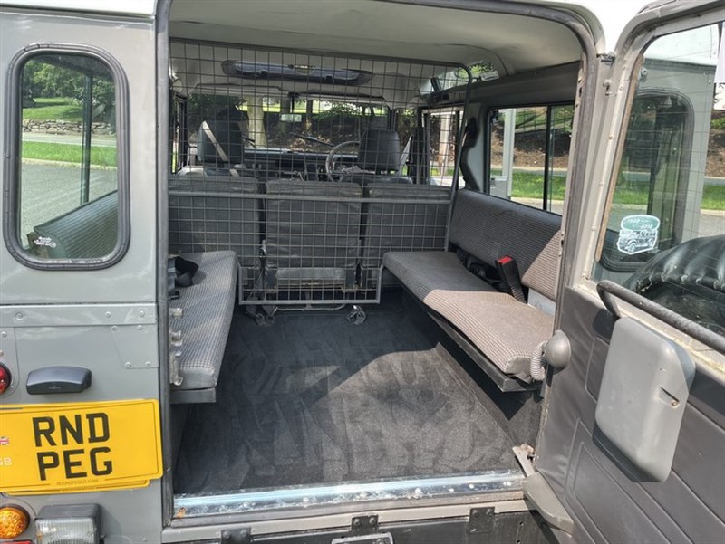 1990 Land Rover Defender 110 10
