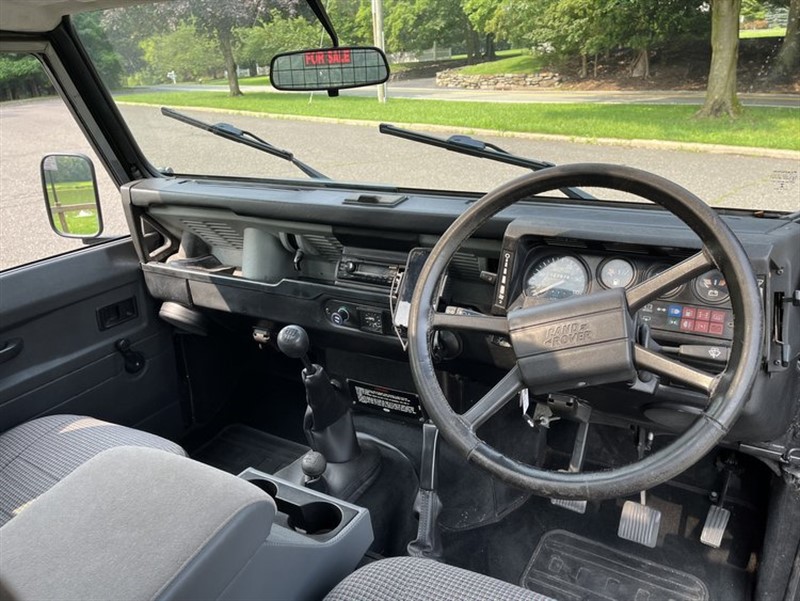 1990 Land Rover Defender 110 6