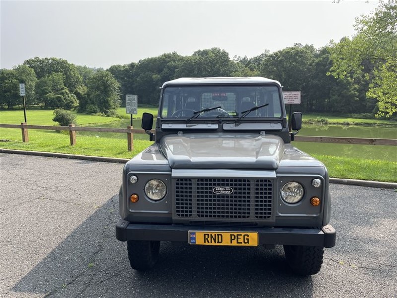 1990 Land Rover Defender 110 2