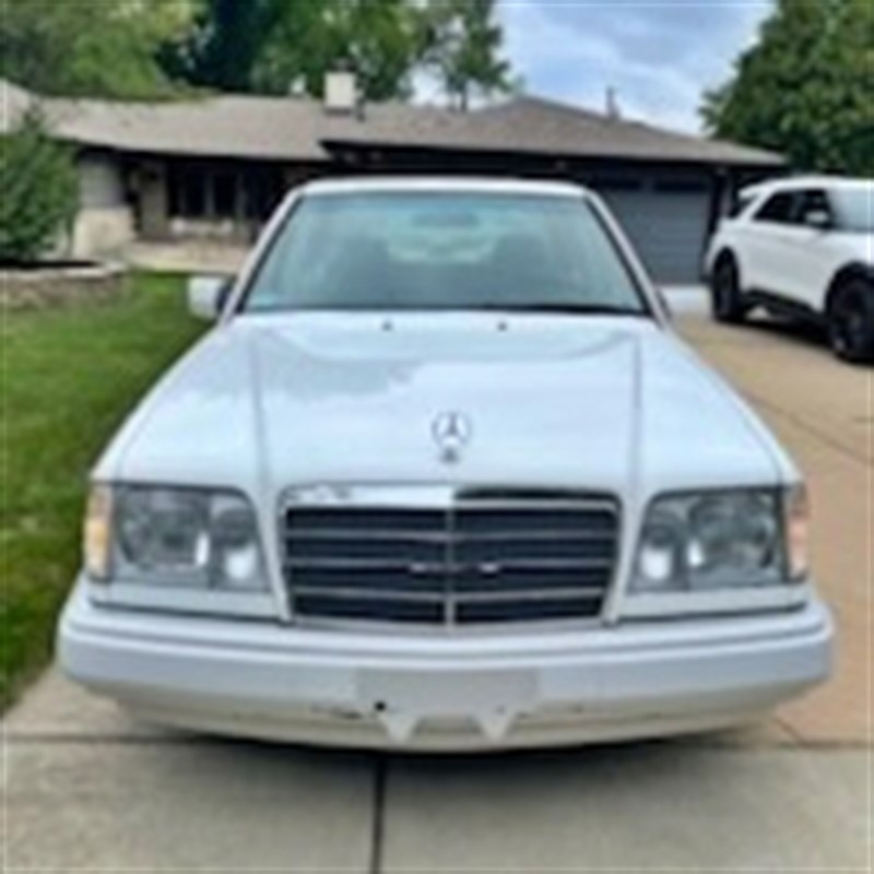 1995 Mercedes Benz E320 4