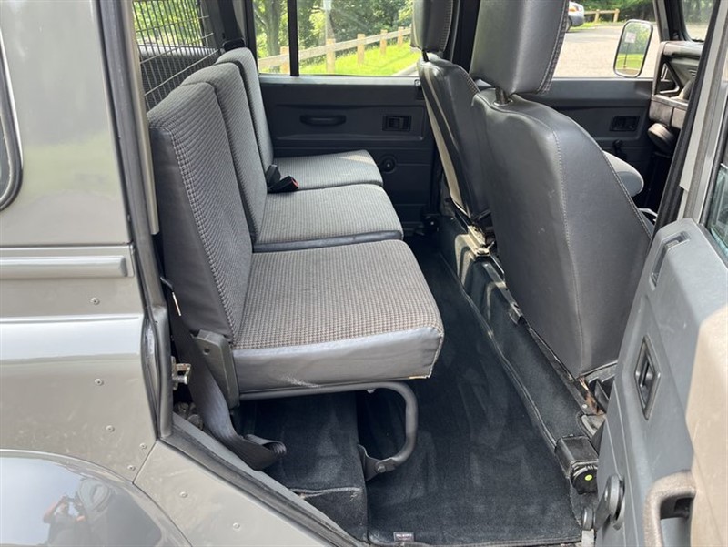 1990 Land Rover Defender 110 8