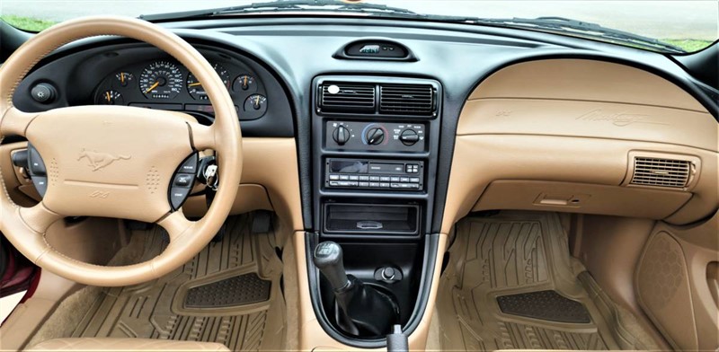 1995 Ford Mustang GT 10