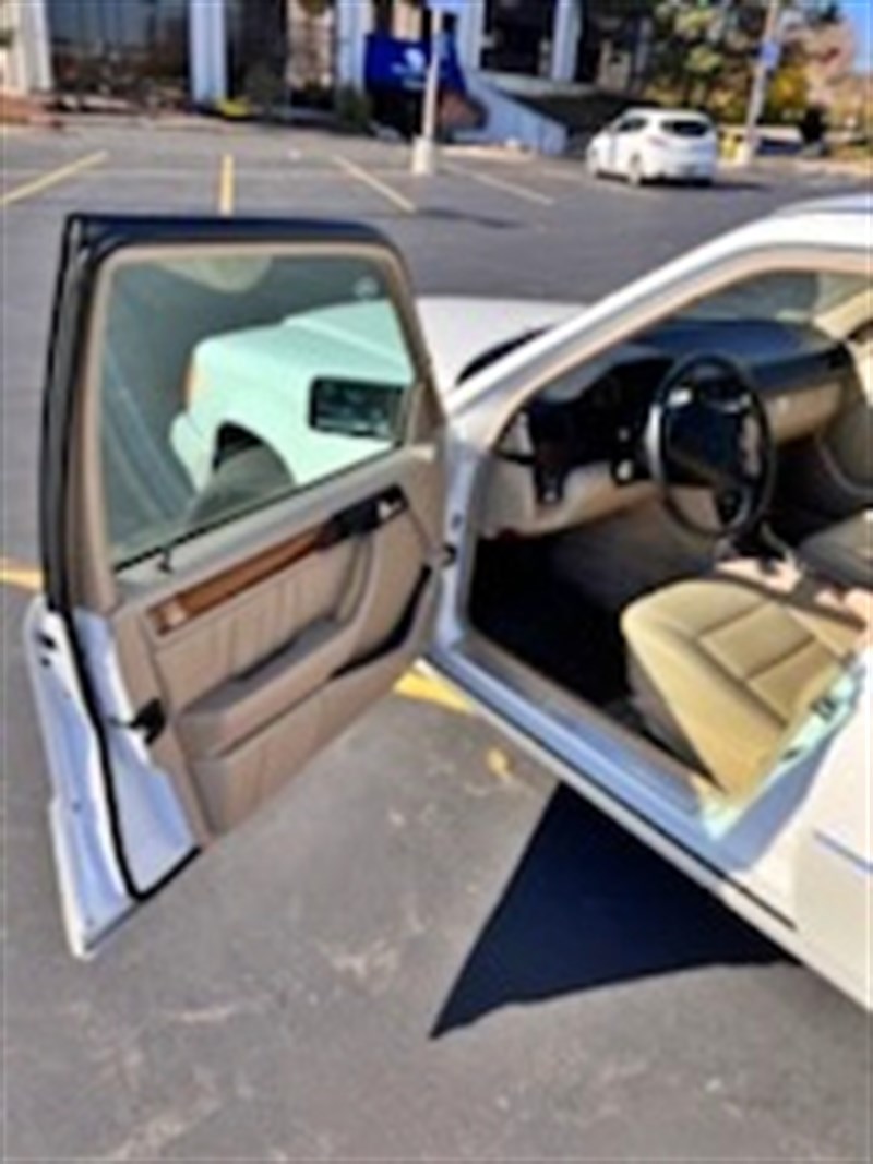 1995 Mercedes Benz E320 8