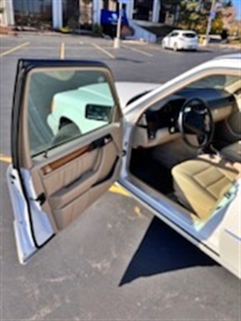 1995 Mercedes Benz E320 8