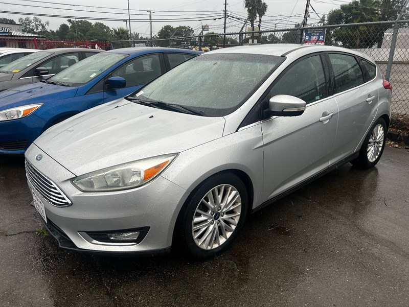 Silver 2015 Ford Focus Titanium Hatchback Hatchback Front-Wheel Drive Automatic