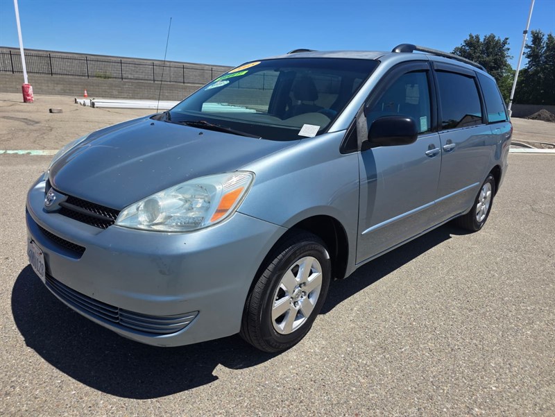 2005 Toyota Sienna LE